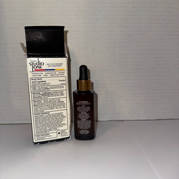 Vacation Brand Studio Tone SPF 50 - Picture 6 of 7